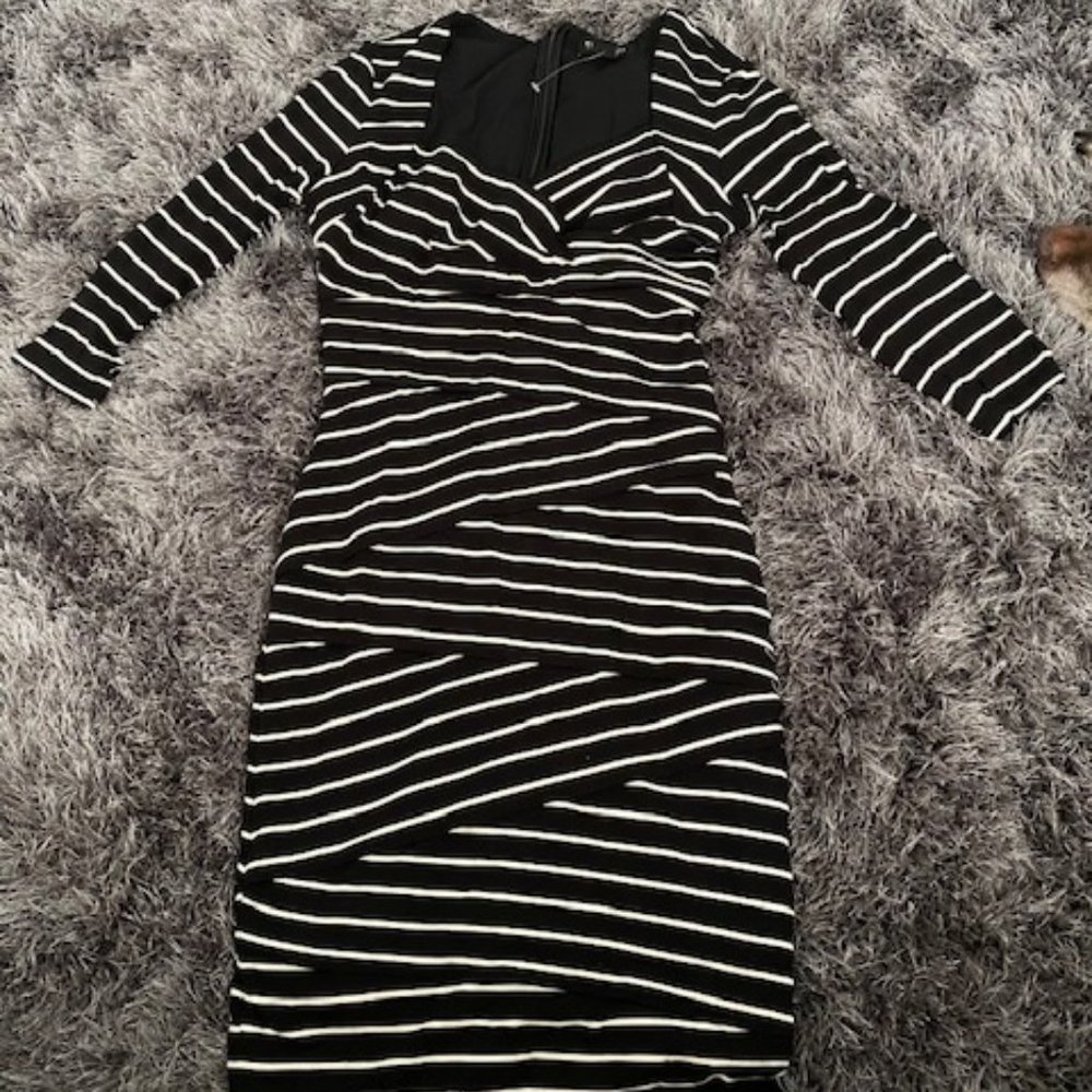 White House Black Market 3/4 Sleeve Bodycon
